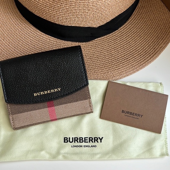 Burberry Leather Wallet - Picture 7 of 16